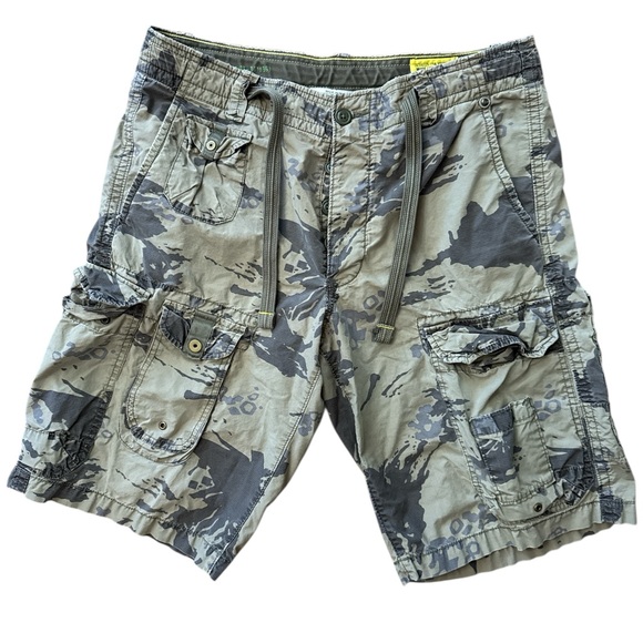 Vintage Men’s Gap Cargo Camouflage Paratrooper Tactical Army Shorts 34/36 Large‎ - Picture 1 of 10
